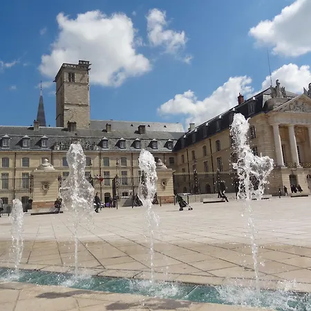 Apartment Le Jardin Des Ecureuils Dijon