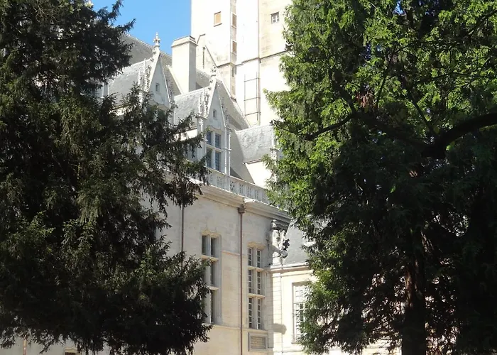 Апартаменты Le Jardin Des Ecureuils Дижон